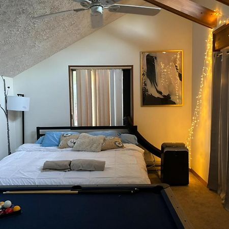 Ambiance - King Bed Cabin, Jetted-Tub & Fireplace Tobyhanna المظهر الخارجي الصورة