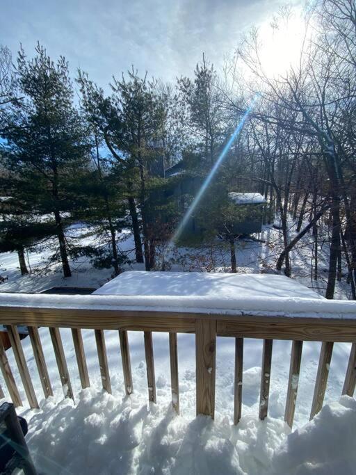 Ambiance - King Bed Cabin, Jetted-Tub & Fireplace Tobyhanna المظهر الخارجي الصورة