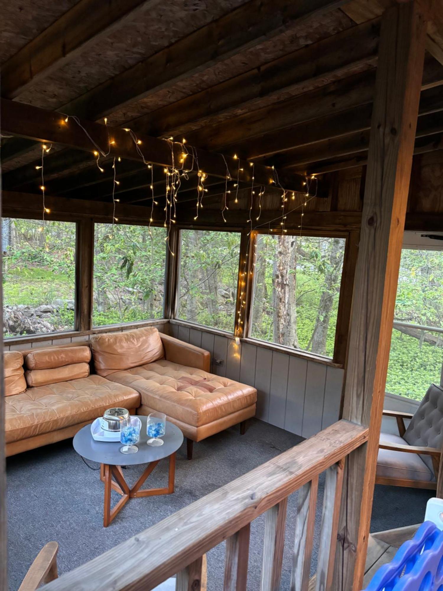 Ambiance - King Bed Cabin, Jetted-Tub & Fireplace Tobyhanna المظهر الخارجي الصورة